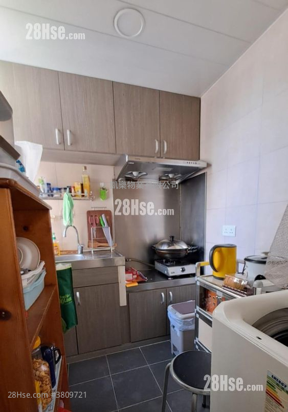 Sheung Chui Court Sell 3 Bedrooms , 1 Bathroom 511 ft² ( 47.5 m² )