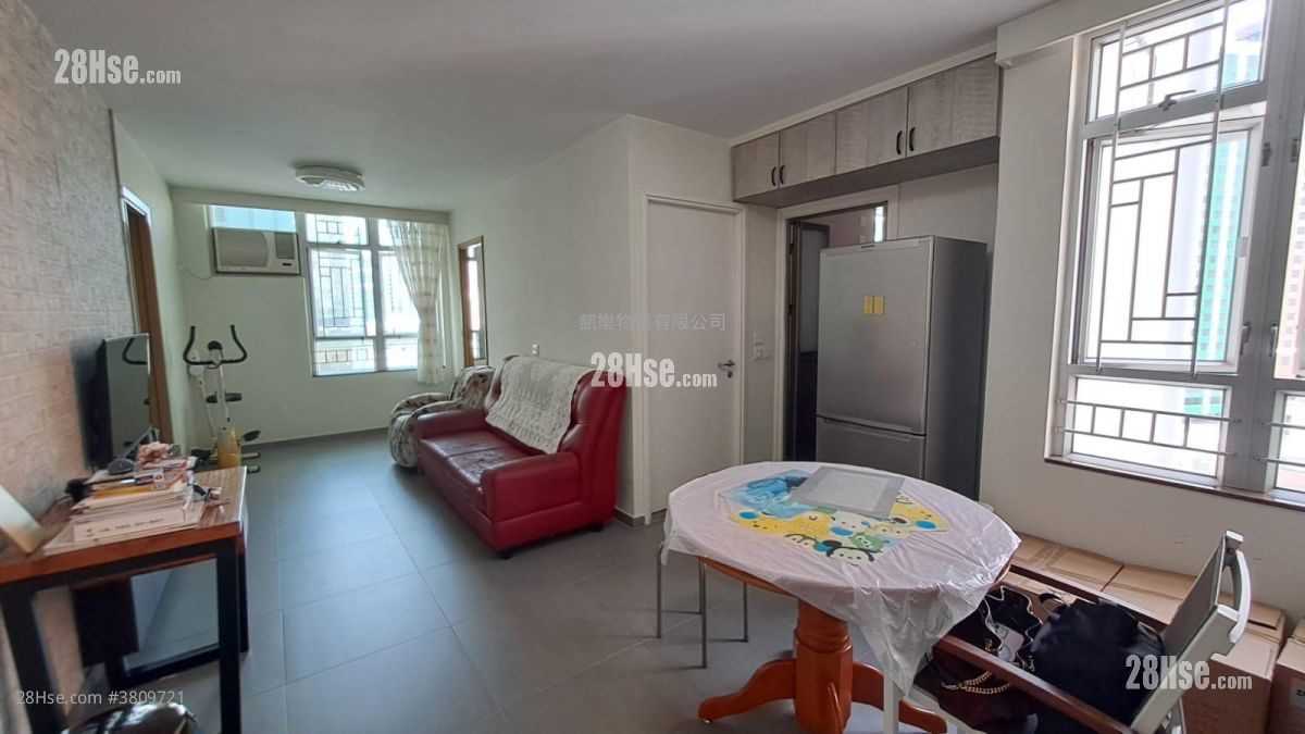 Sheung Chui Court Sell 3 Bedrooms , 1 Bathroom 511 ft² ( 47.5 m² )