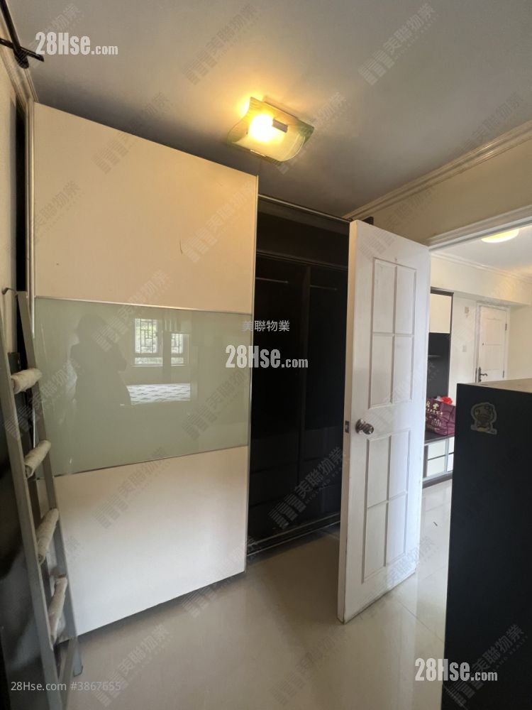 master room: Ching Wah Court Sell 1 Bedroom , 1 Bathroom 363 ft² ( 33.7 m² )