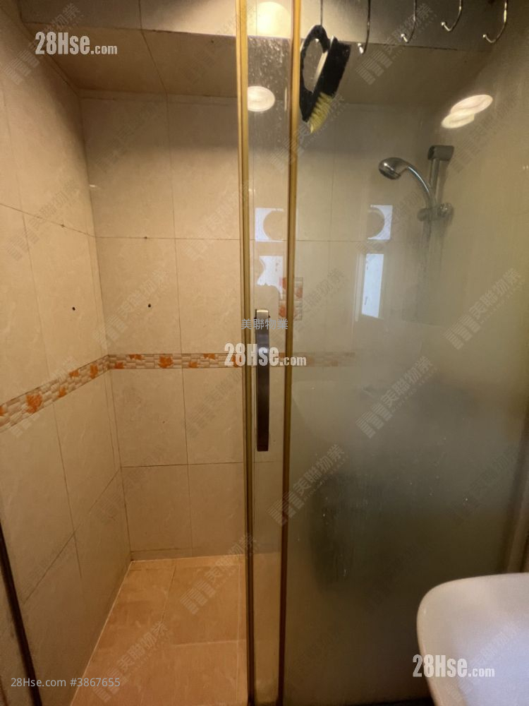 bathroom: Ching Wah Court Sell 1 Bedroom , 1 Bathroom 363 ft² ( 33.7 m² )