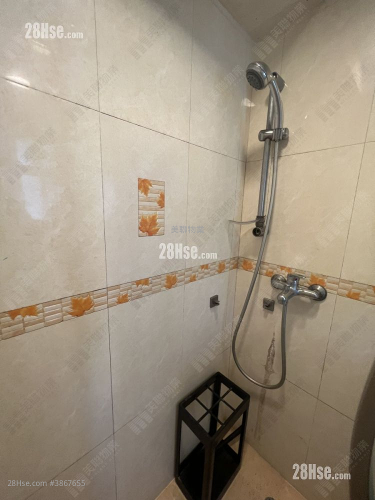 bathroom: Ching Wah Court Sell 1 Bedroom , 1 Bathroom 363 ft² ( 33.7 m² )