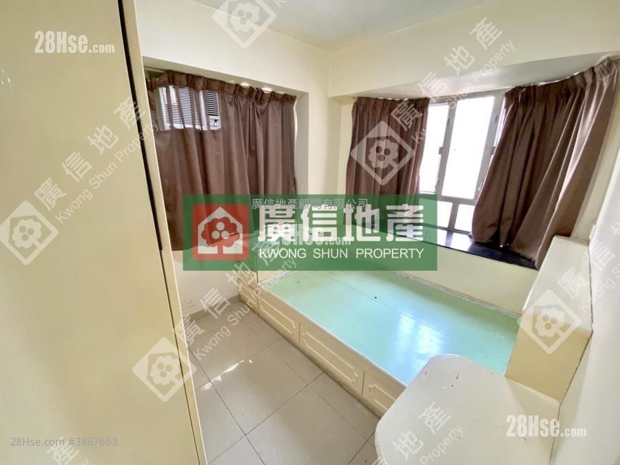 Po Hang Building Rental 2 Bedrooms , 1 Bathroom 367 ft² ( 34.1 m² )