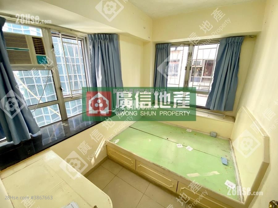 Po Hang Building Rental 2 Bedrooms , 1 Bathroom 367 ft² ( 34.1 m² )