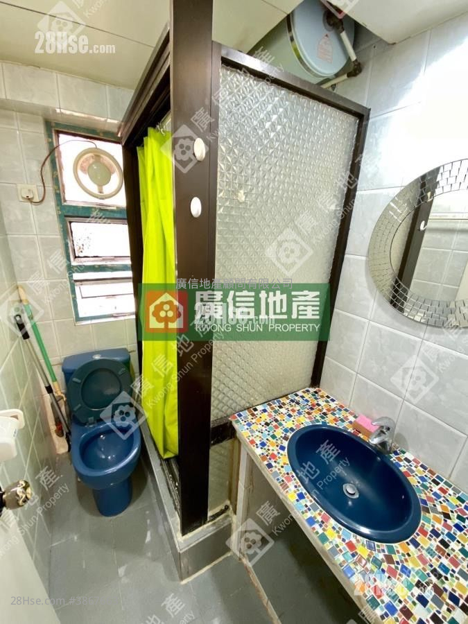 Po Hang Building Rental 2 Bedrooms , 1 Bathroom 367 ft² ( 34.1 m² )
