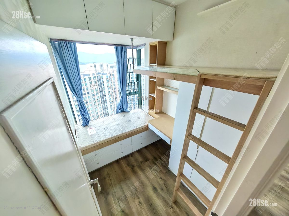 Ocean View Sell 3 Bedrooms , 1 Bathroom 591 ft² ( 54.9 m² )