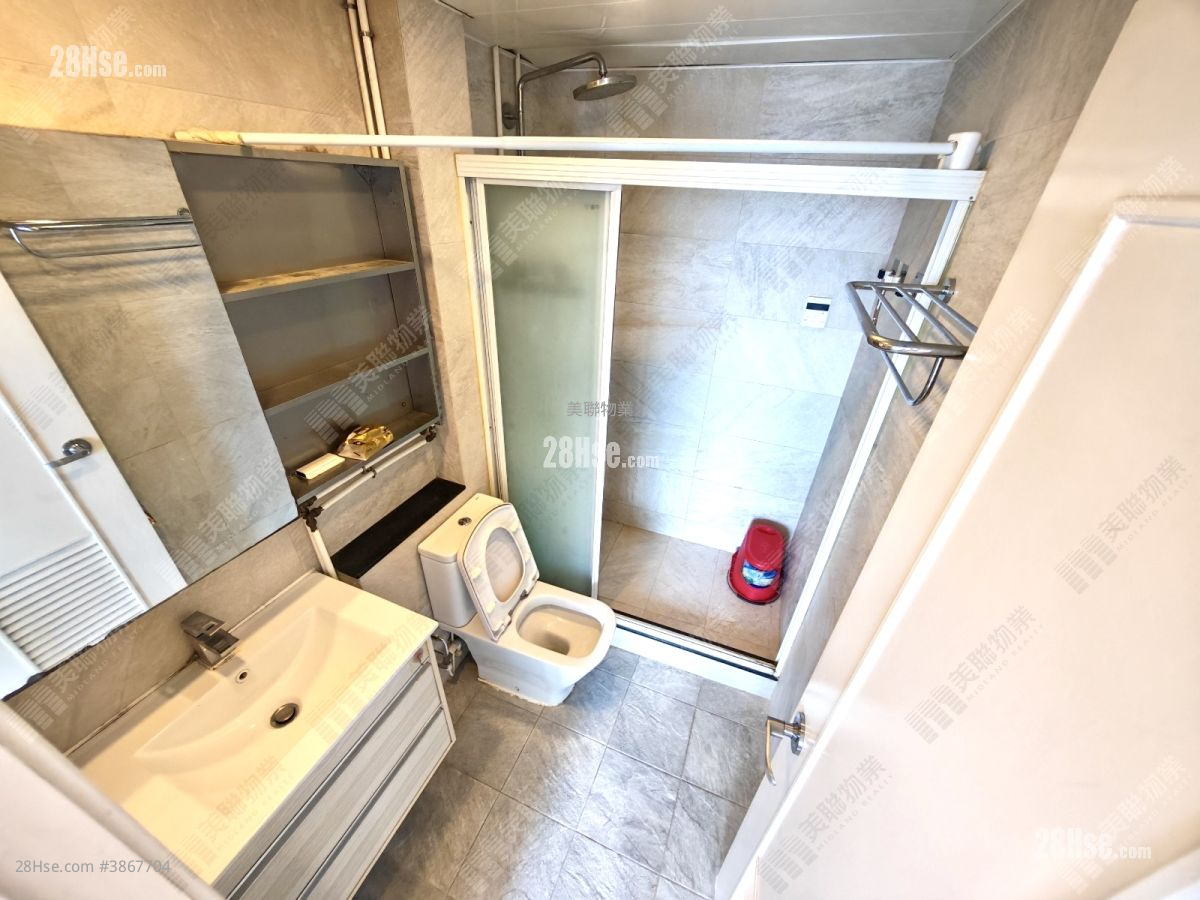 Ocean View Sell 3 Bedrooms , 1 Bathroom 591 ft² ( 54.9 m² )