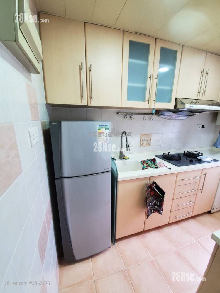 Ching Wah Court Sell 2 Bedrooms 401 ft² ( 37.3 m² )