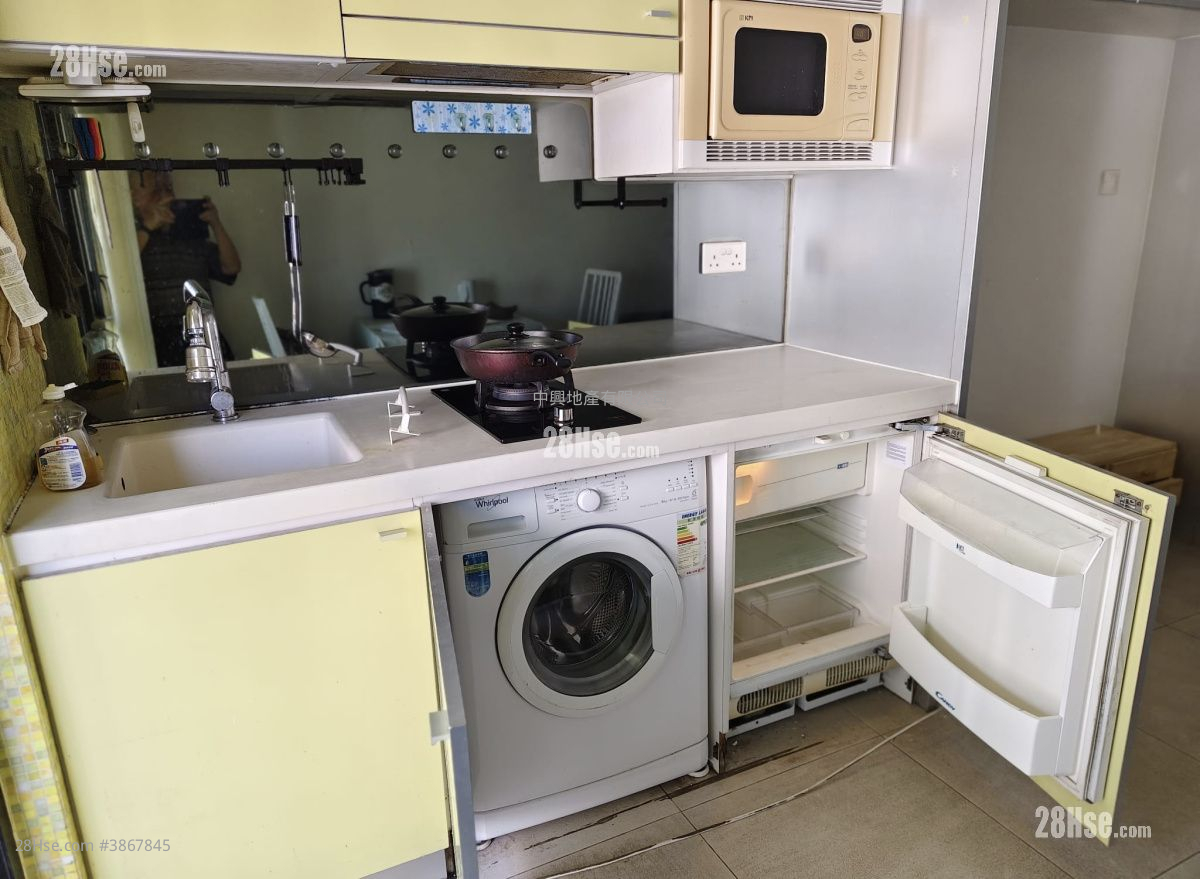 City 18 Rental 2 Bedrooms , 1 Bathroom 429 ft² ( 39.9 m² )