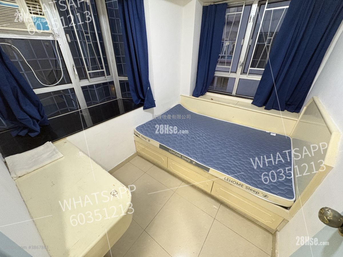 bedroom 1: Po Hang Building Rental 2 Bedrooms , 1 Bathroom 367 ft² ( 34.1 m² )