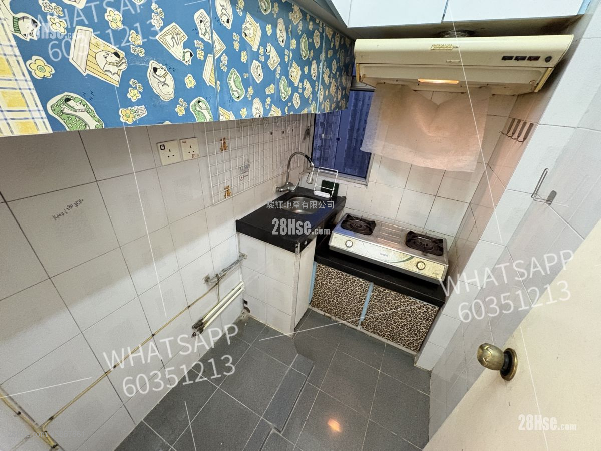 kitchen: Po Hang Building Rental 2 Bedrooms , 1 Bathroom 367 ft² ( 34.1 m² )
