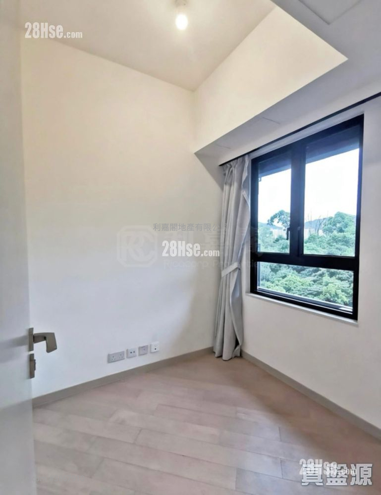 Mount Regency Sell 2 Bedrooms , 1 Bathroom 414 ft² ( 38.5 m² )