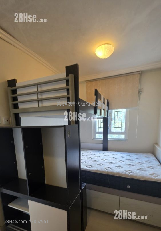 Ching Wah Court Sell 2 Bedrooms , 1 Bathroom 363 ft² ( 33.7 m² )