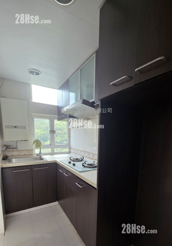Ching Wah Court Sell 2 Bedrooms , 1 Bathroom 363 ft² ( 33.7 m² )