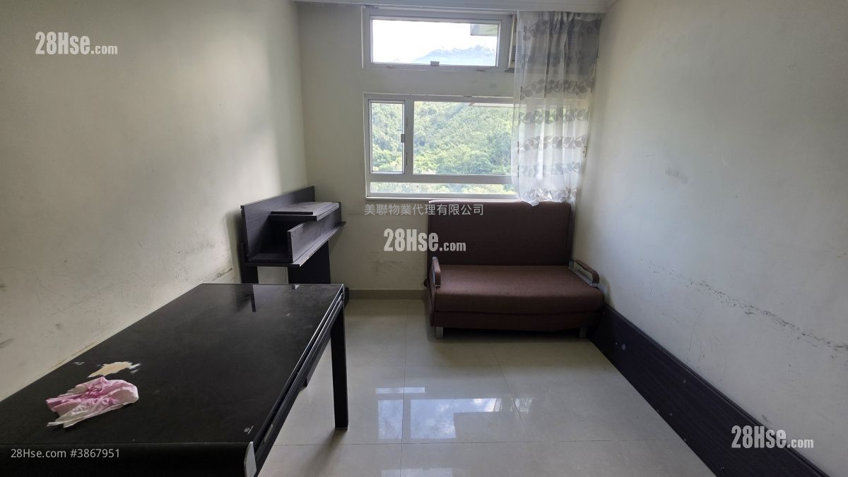 Ching Wah Court Sell 2 Bedrooms , 1 Bathroom 363 ft² ( 33.7 m² )