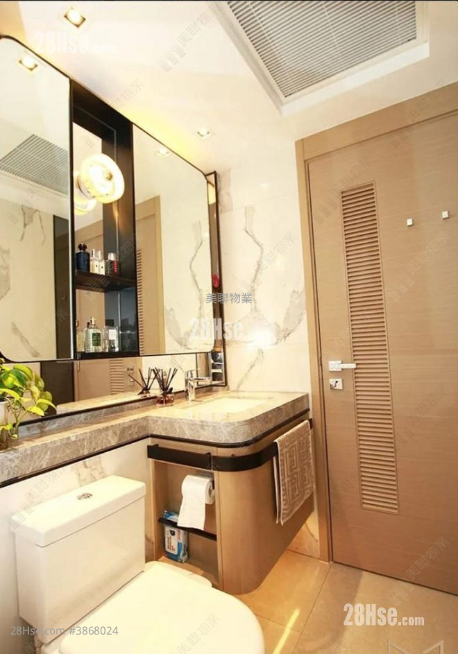 St Martin Sell 3 Bedrooms 836 ft² ( 77.7 m² )