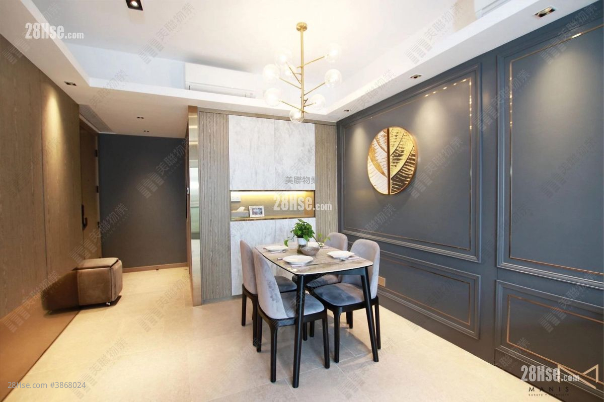 St Martin Sell 3 Bedrooms 836 ft² ( 77.7 m² )