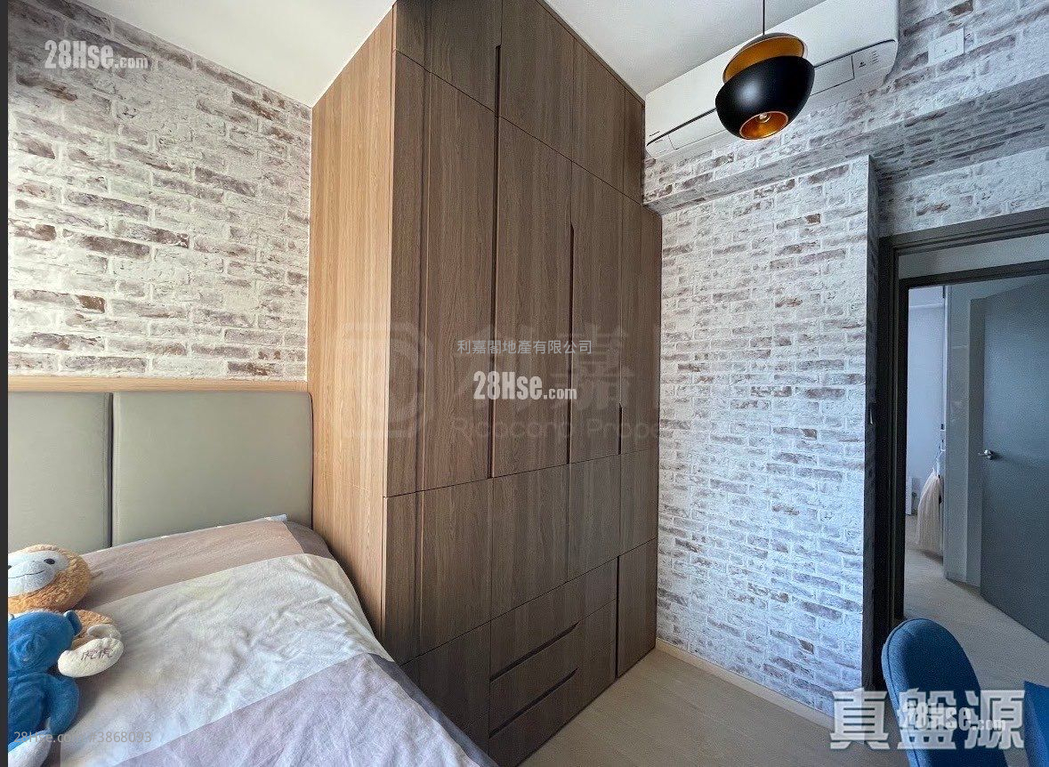 La Place De Victoria Sell 3 Bedrooms 932 ft² ( 86.6 m² )