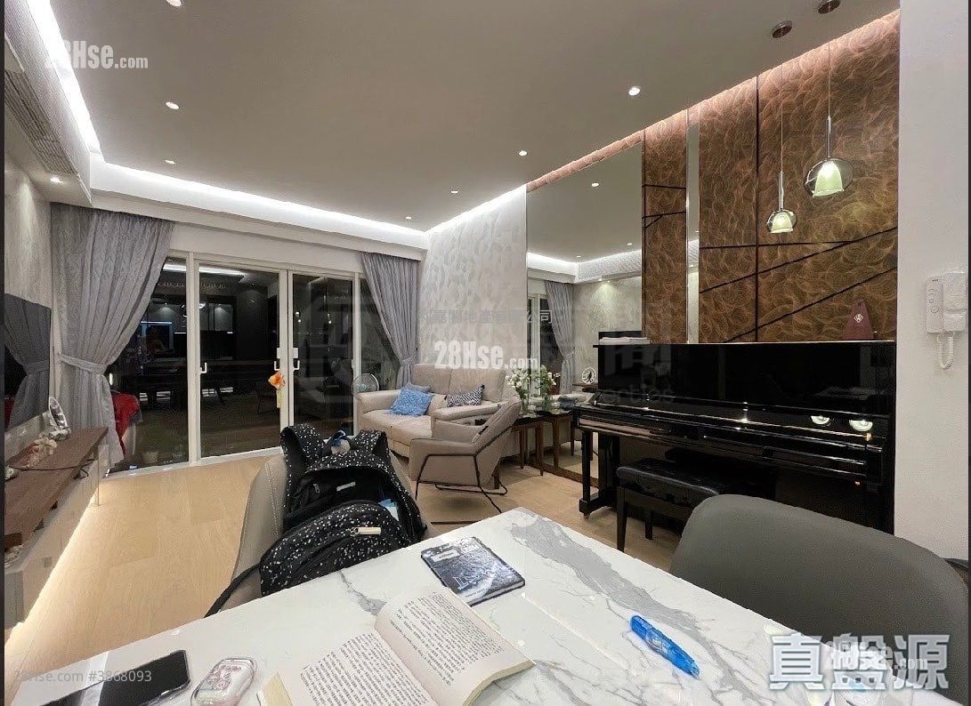La Place De Victoria Sell 3 Bedrooms 932 ft² ( 86.6 m² )