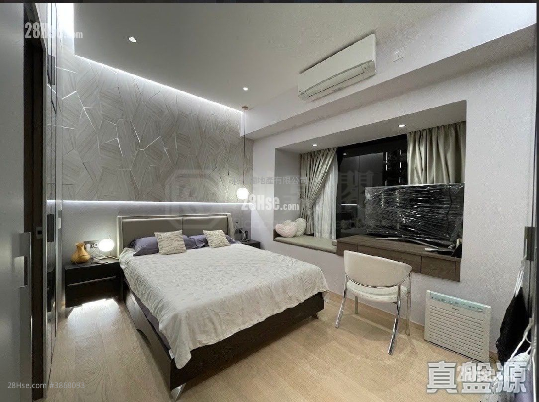 La Place De Victoria Sell 3 Bedrooms 932 ft² ( 86.6 m² )
