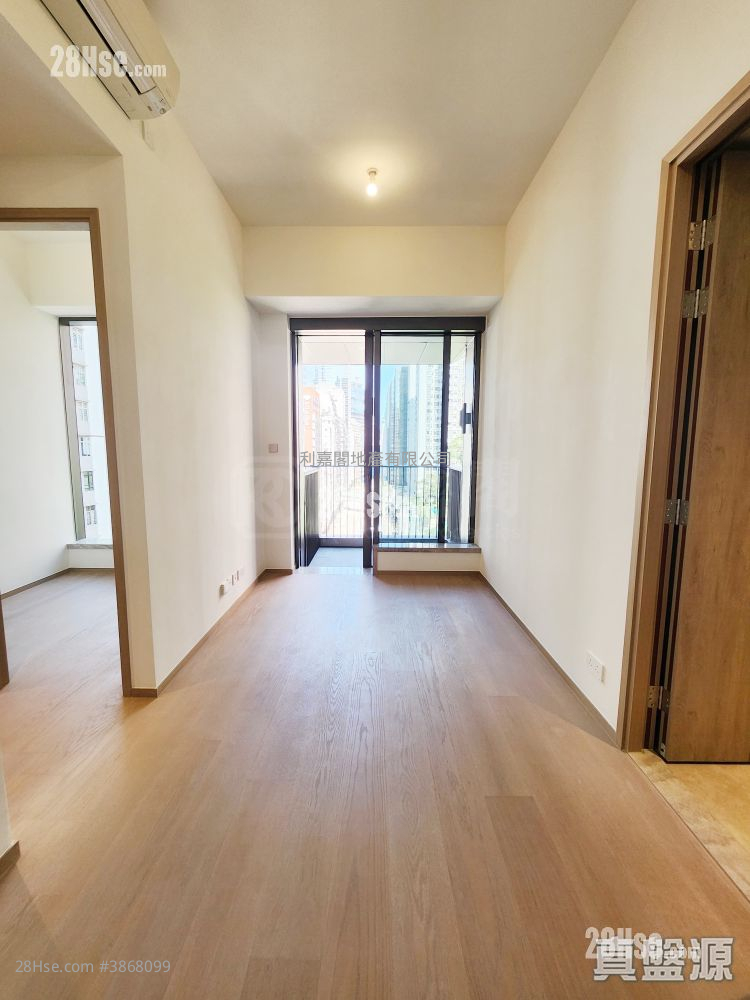 101 Kings Road Sell 2 Bedrooms 434 ft² ( 40.3 m² )