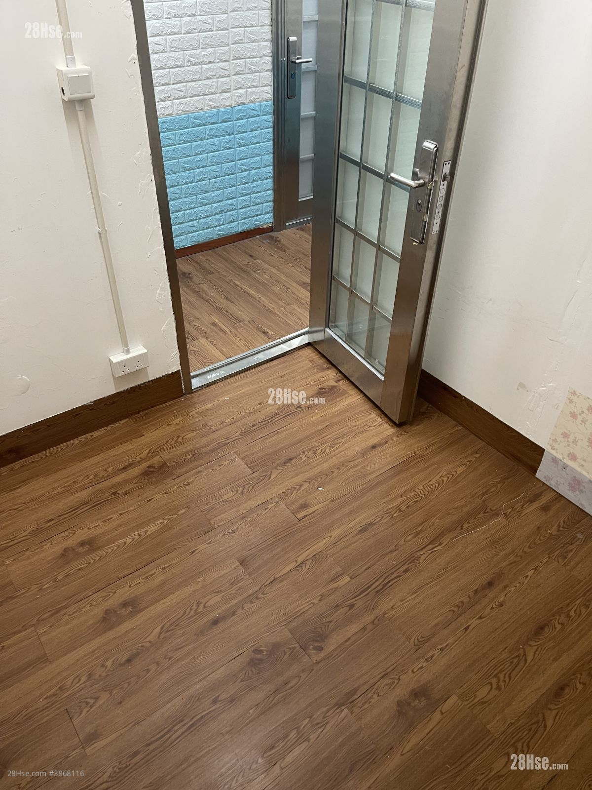 Wing Chai Industrial Building Rental 1 Bedroom , 1 Toilet 65 ft² ( 6.0 m² )