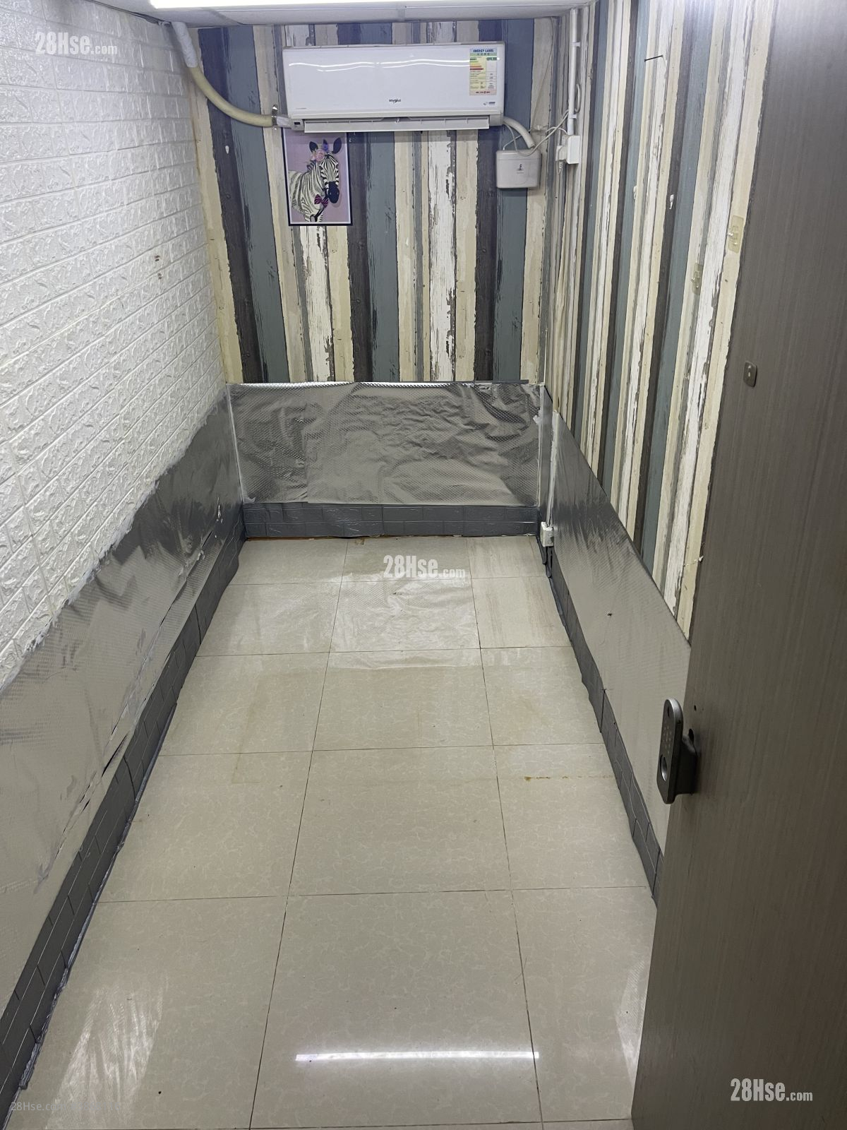 Wing Chai Industrial Building Rental 1 Bedroom , 1 Toilet 65 ft² ( 6.0 m² )