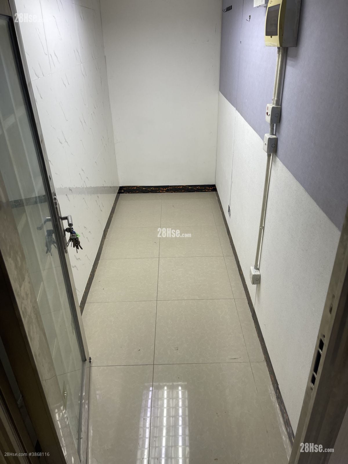 Wing Chai Industrial Building Rental 1 Bedroom , 1 Toilet 65 ft² ( 6.0 m² )