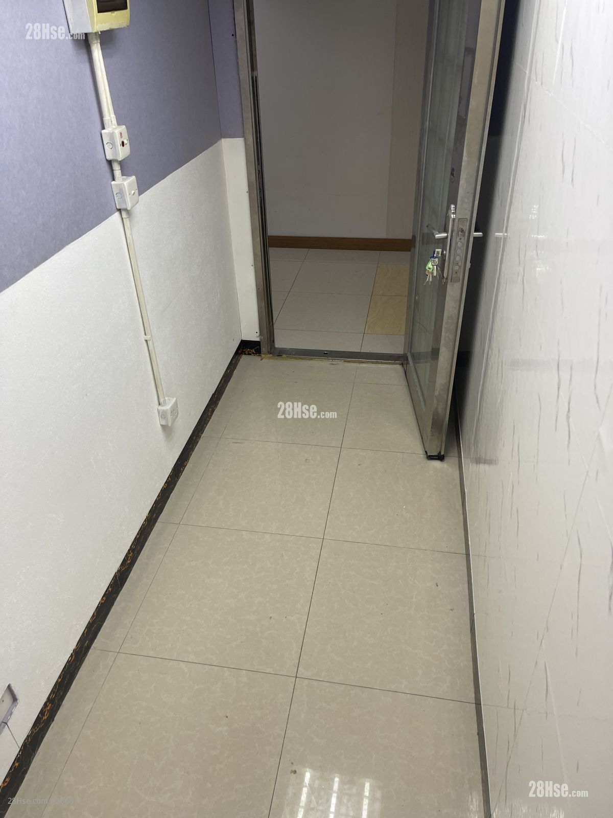 Wing Chai Industrial Building Rental 1 Bedroom , 1 Toilet 65 ft² ( 6.0 m² )