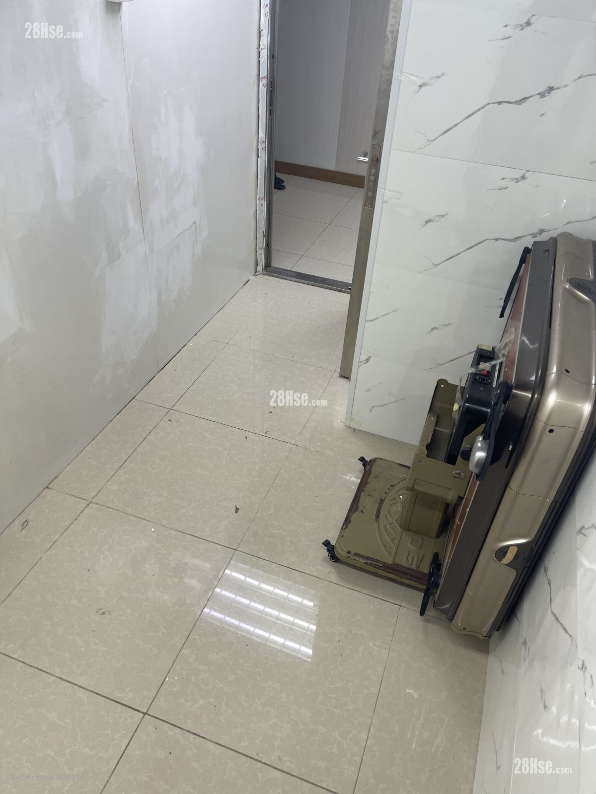 Wing Chai Industrial Building Rental 1 Bedroom , 1 Toilet 65 ft² ( 6.0 m² )