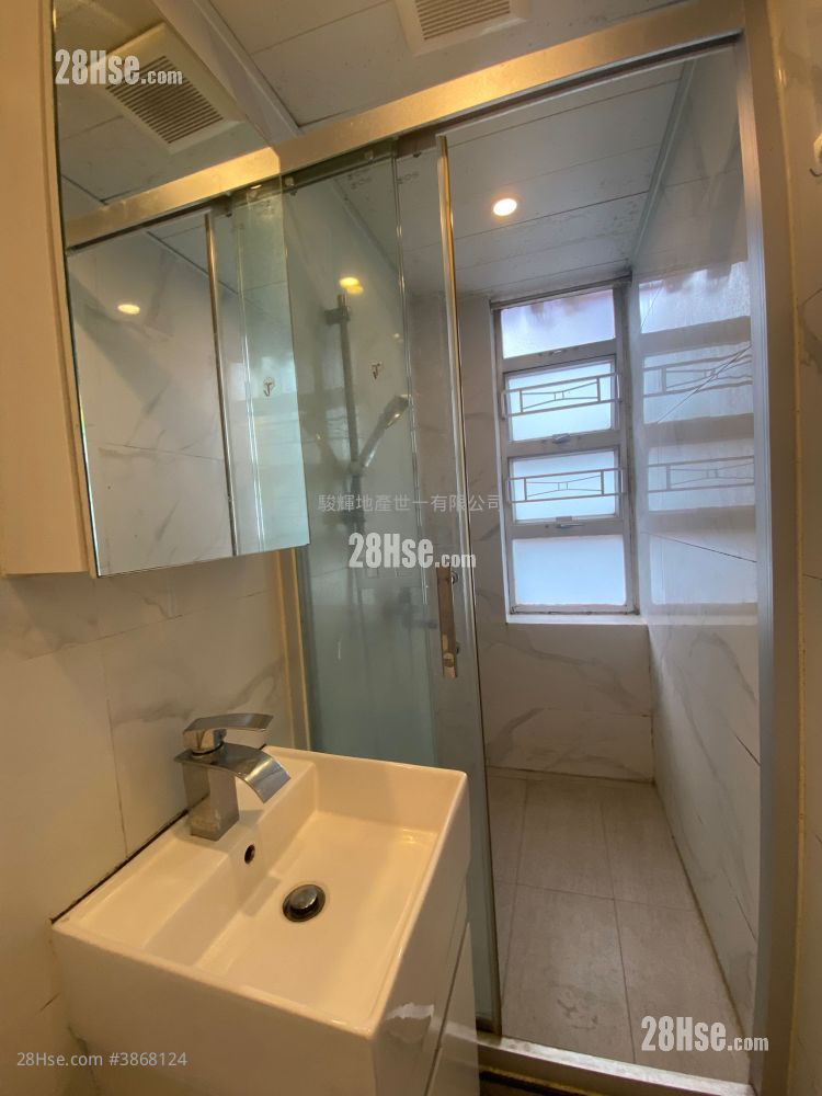 Ocean View Court Rental 190 ft² ( 17.7 m² )