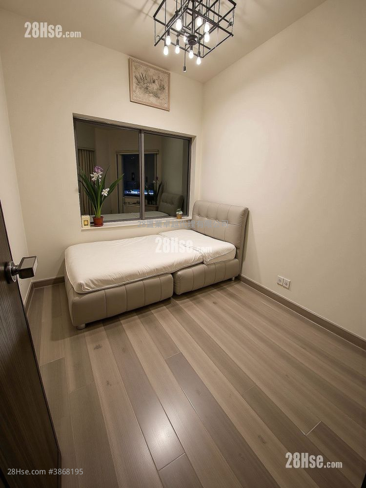 Tai Hing Gardens Sell 2 Bedrooms , 1 Bathroom 419 ft² ( 38.9 m² )