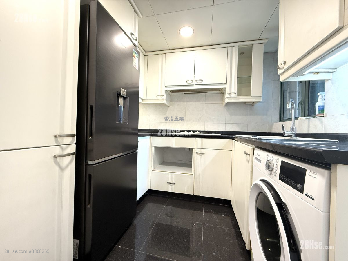 Island Harbourview Sell 3 Bedrooms , 2 Bathrooms 786 ft² ( 73.0 m² )