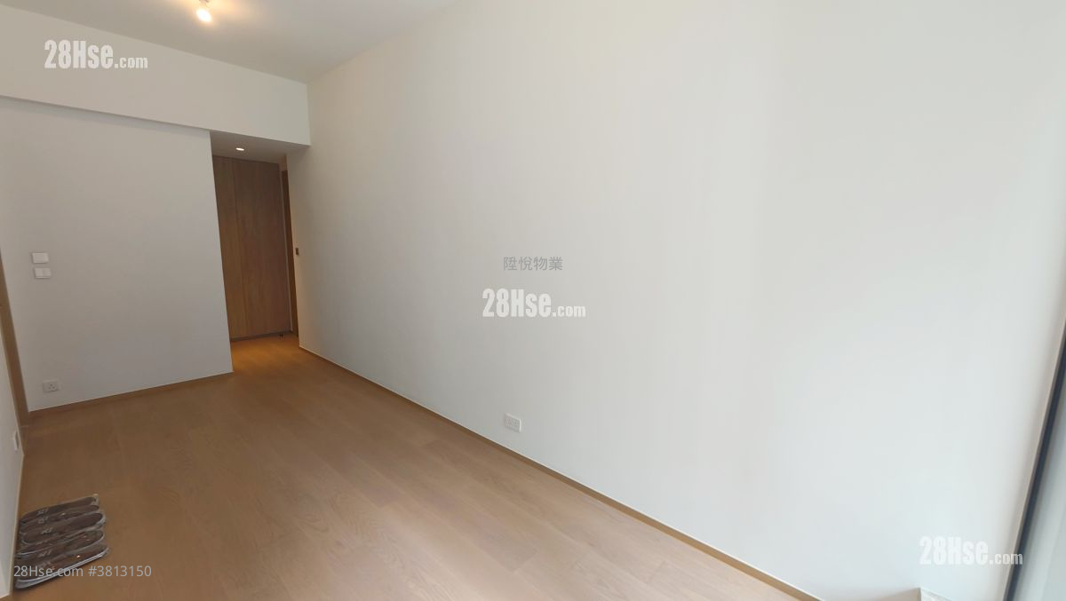 101 Kings Road Rental 3 Bedrooms 568 ft² ( 52.8 m² )