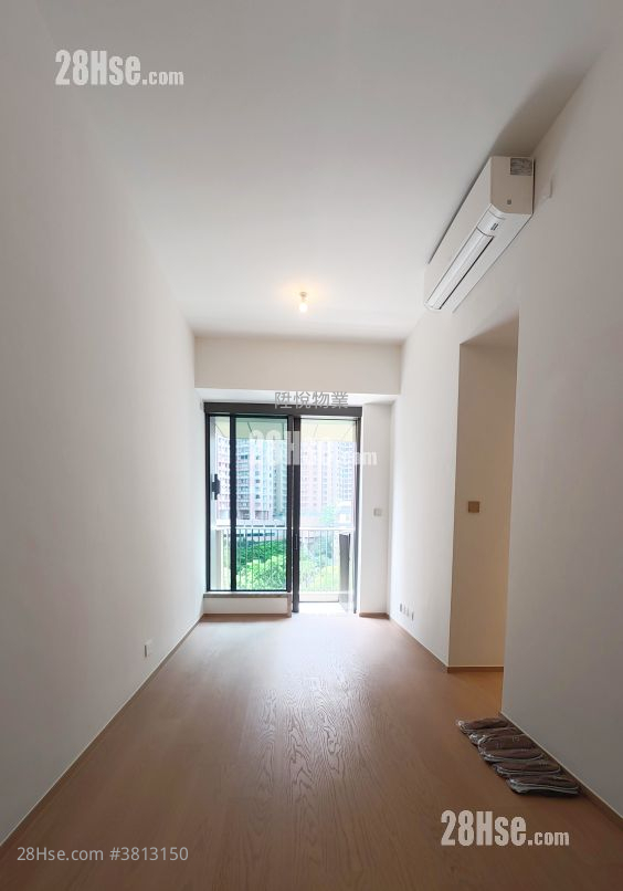 101 Kings Road Rental 3 Bedrooms 568 ft² ( 52.8 m² )