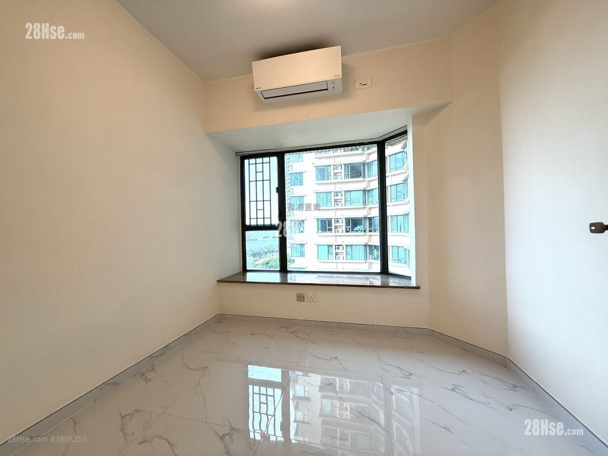 Island Harbourview Sell 3 Bedrooms , 2 Bathrooms 786 ft² ( 73.0 m² )