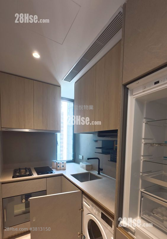 101 Kings Road Rental 3 Bedrooms 568 ft² ( 52.8 m² )