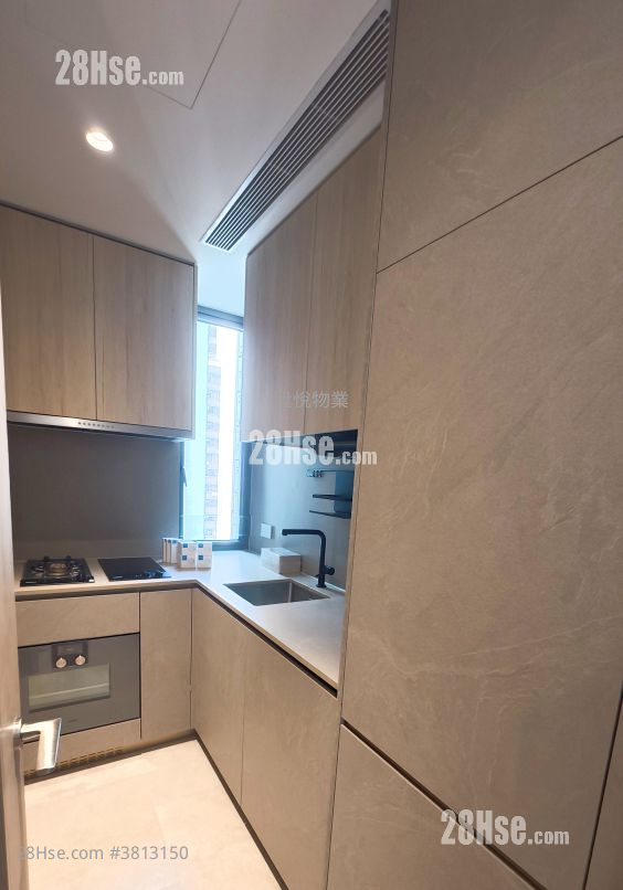 101 Kings Road Rental 3 Bedrooms 568 ft² ( 52.8 m² )