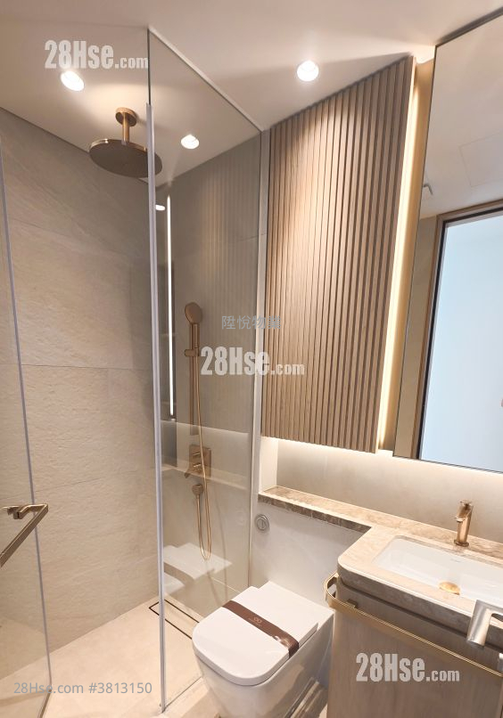 101 Kings Road Rental 3 Bedrooms 568 ft² ( 52.8 m² )