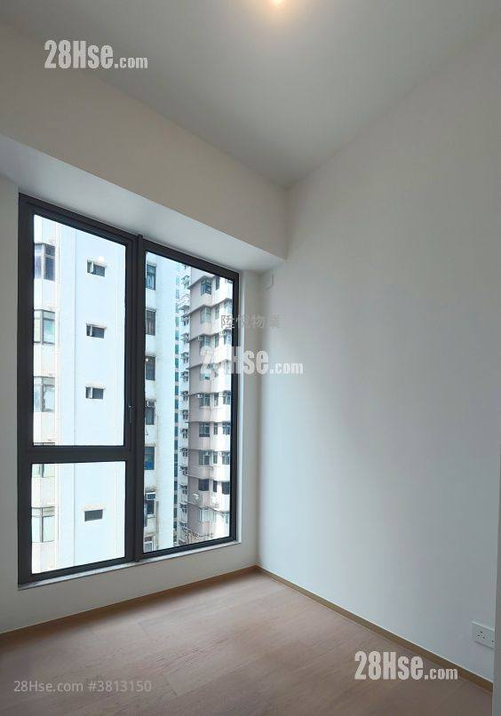 101 Kings Road Rental 3 Bedrooms 568 ft² ( 52.8 m² )