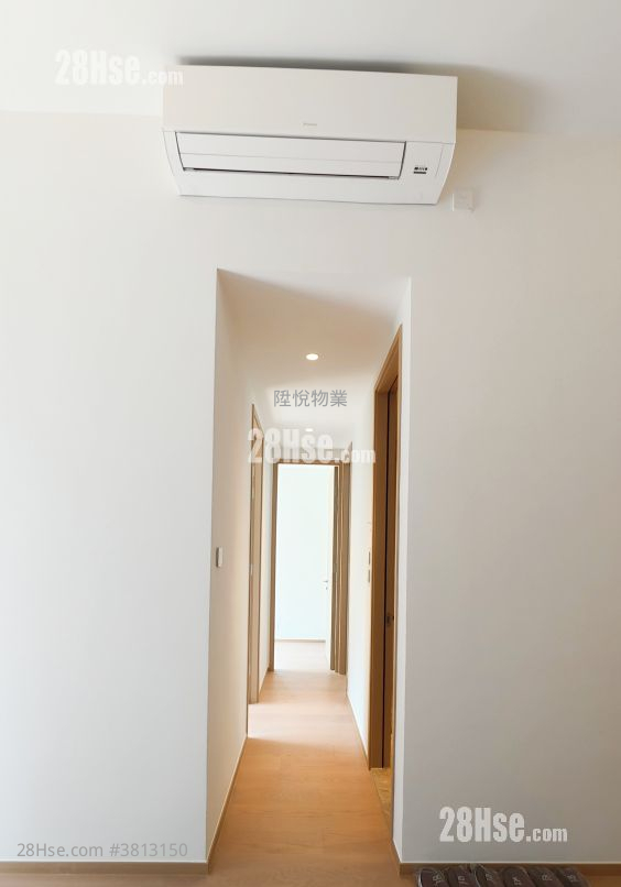 101 Kings Road Rental 3 Bedrooms 568 ft² ( 52.8 m² )