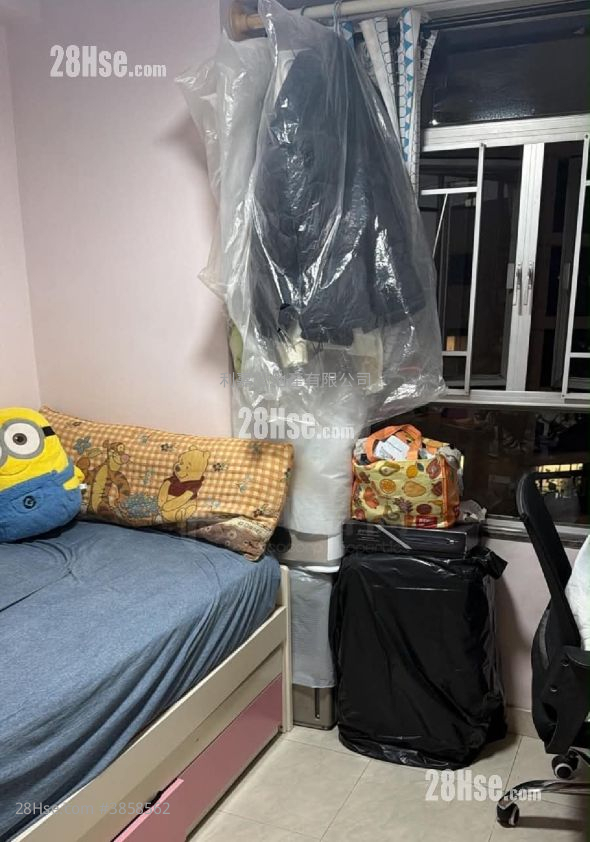 Kornhill Garden Sell 3 Bedrooms , 1 Bathroom