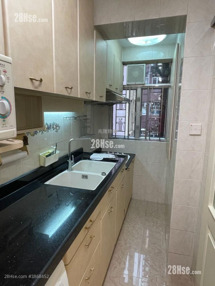 Bedford Gardens Rental 3 Bedrooms , 1 Bathroom 597 ft² ( 55.5 m² )