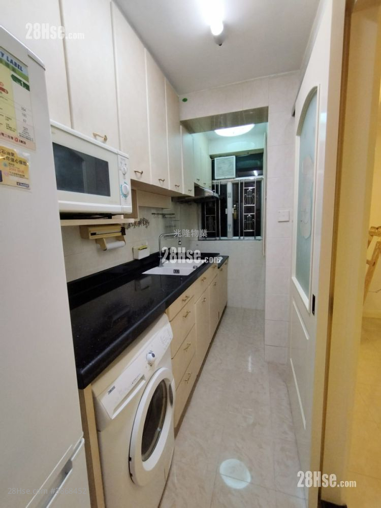 Bedford Gardens Rental 3 Bedrooms , 1 Bathroom 597 ft² ( 55.5 m² )