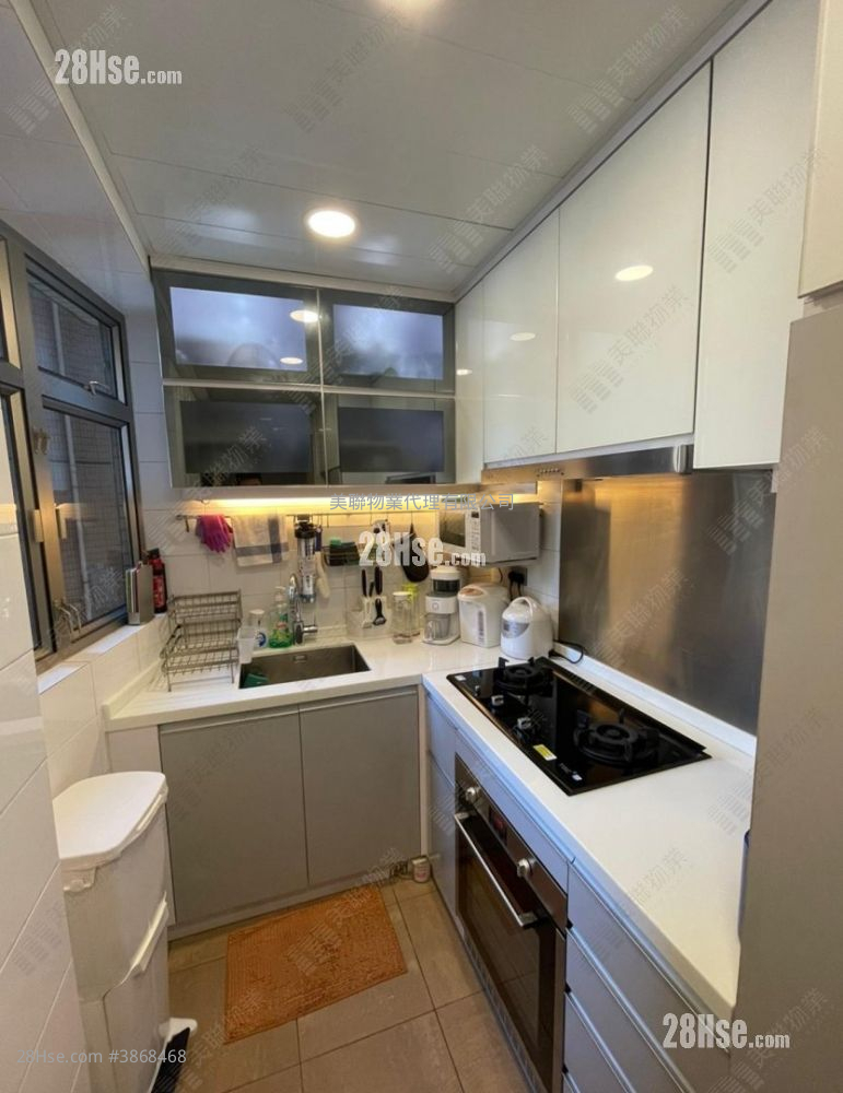kitchen: Bellagio Sell 2 Bedrooms , 1 Bathroom 524 ft² ( 48.7 m² )