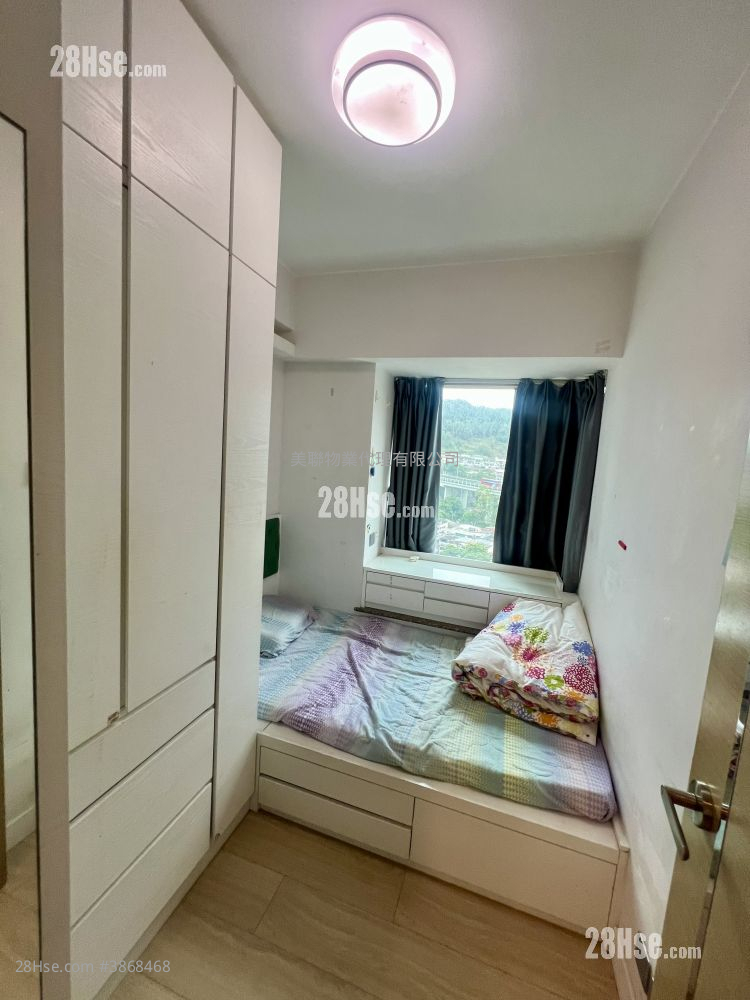 bedroom 1: Bellagio Sell 2 Bedrooms , 1 Bathroom 524 ft² ( 48.7 m² )