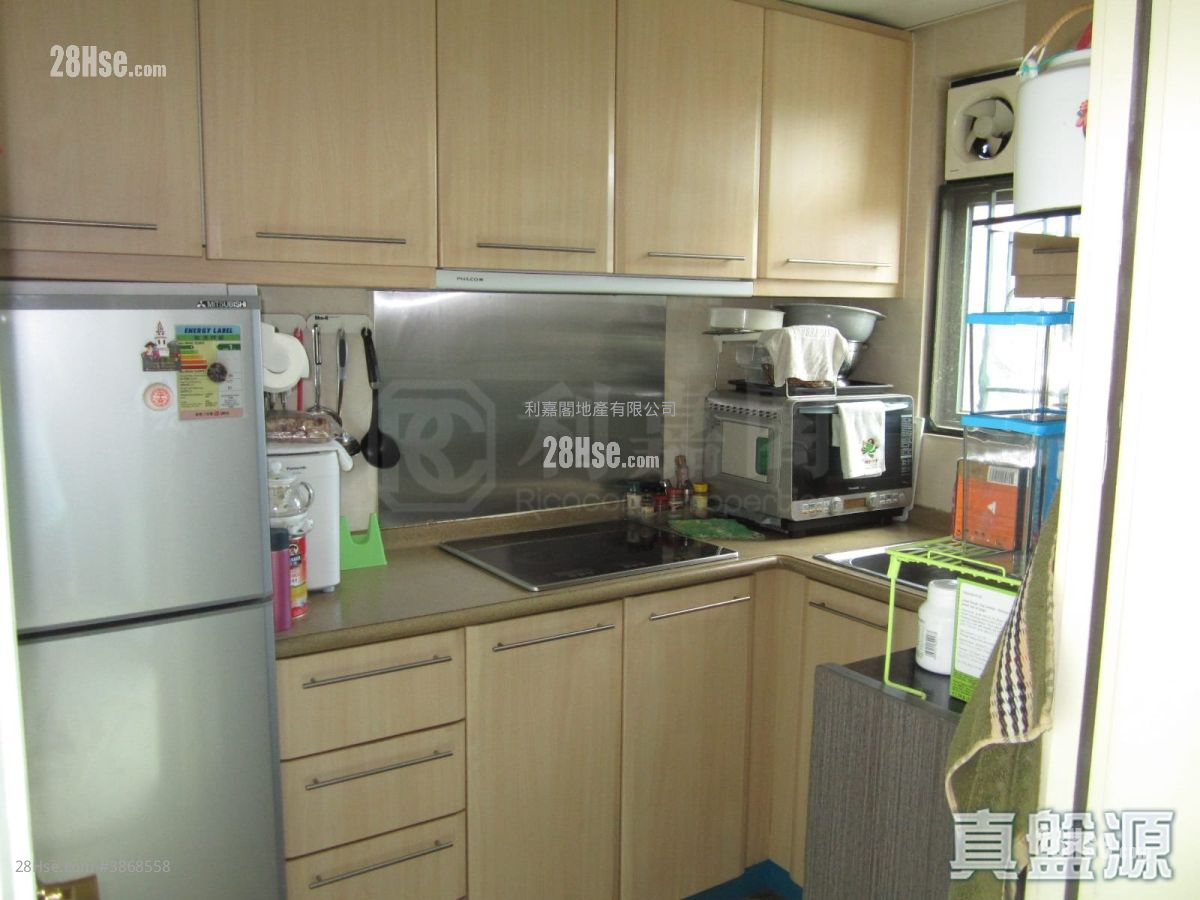 Deep Bay Grove Sell 3 Bedrooms 737 ft² ( 68.5 m² )