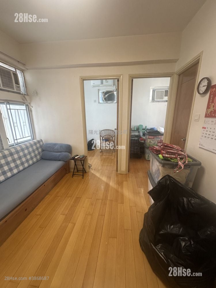 Tak Fook Building Sell 295 ft² ( 27.4 m² )