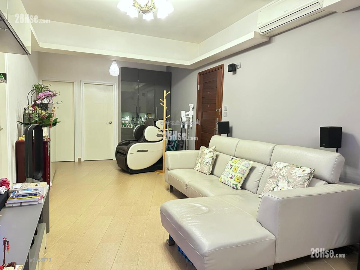 Apartment Sell 3 Bedrooms , 1 Bathroom 746 ft² ( 69.3 m² )