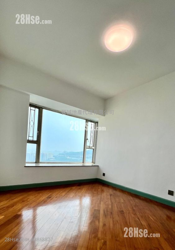 Bellagio Sell 4 Bedrooms , 3 Bathrooms 759 ft² ( 70.5 m² )