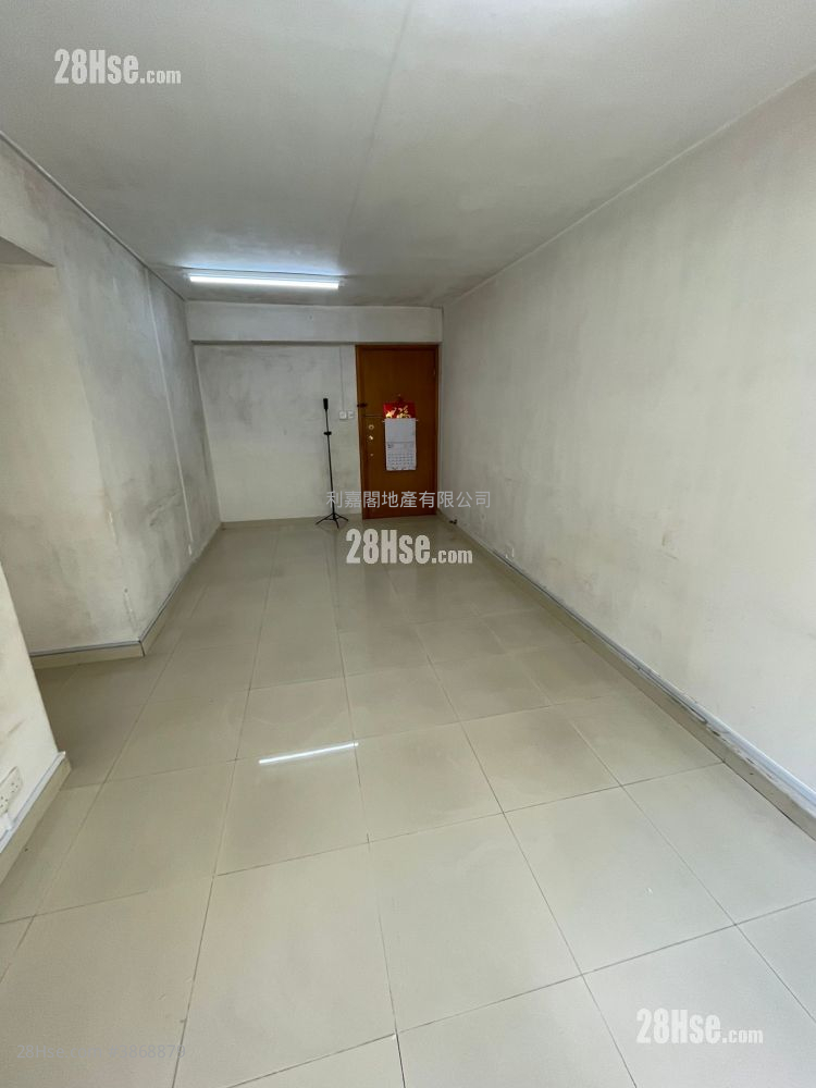 Wah Ming Est Sell 3 Bedrooms 566 ft² ( 52.6 m² )
